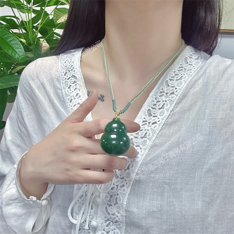 Jewelry & Watches Spółka Z Ograniczoną Odpowiedzialnością Sp Z Oo - Natural Hetian Jade Gourd Pendant Necklace